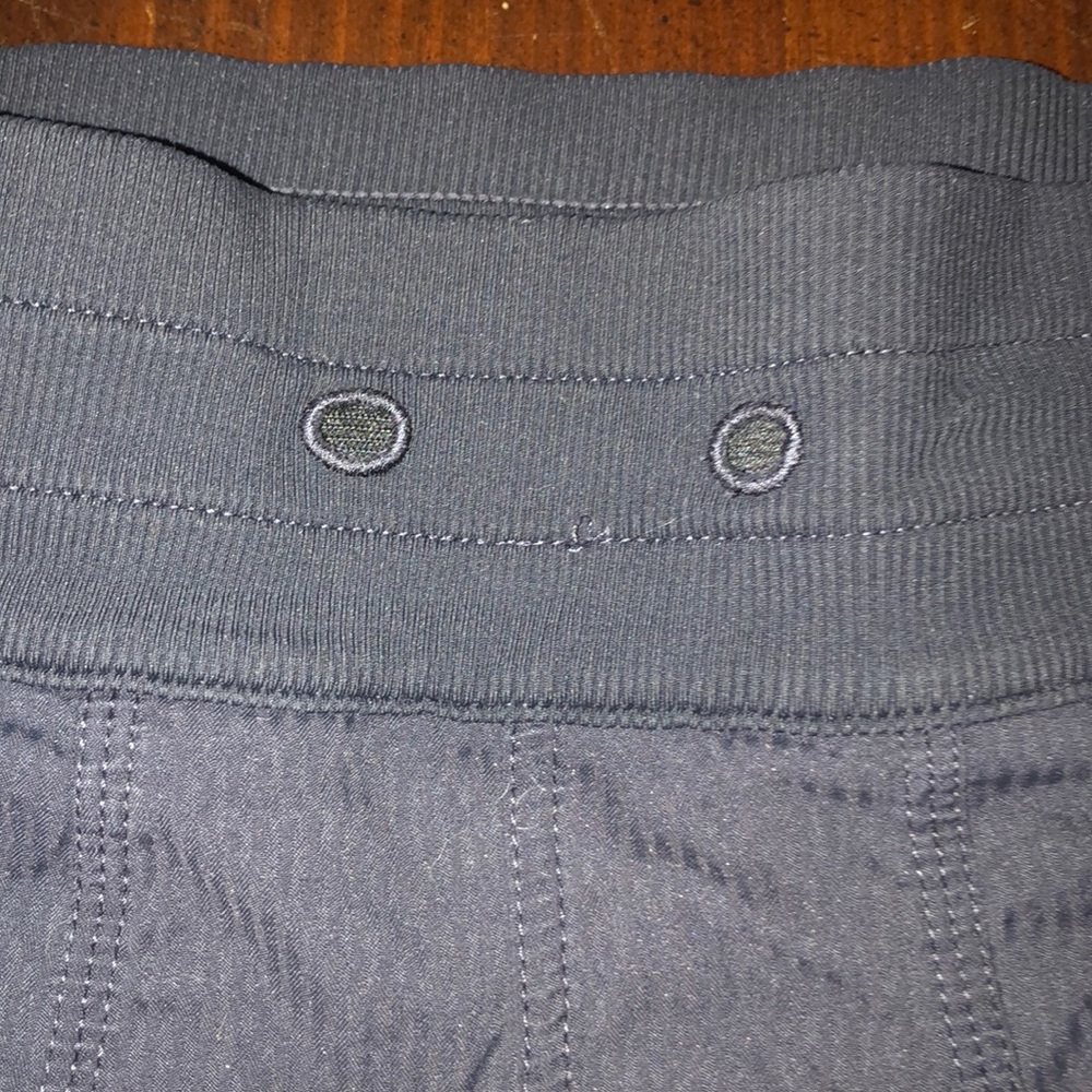 Lululemon crops - Picture 3 of 3